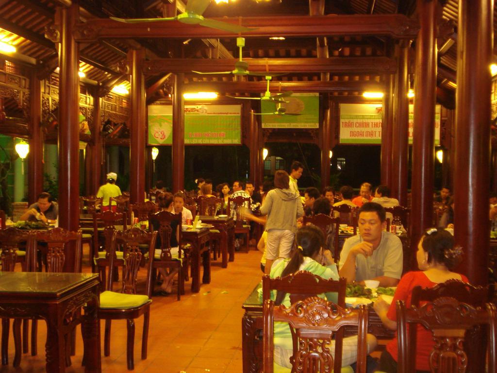 Ngoi Nha Xanh Hotel Da Nang Exteriör bild